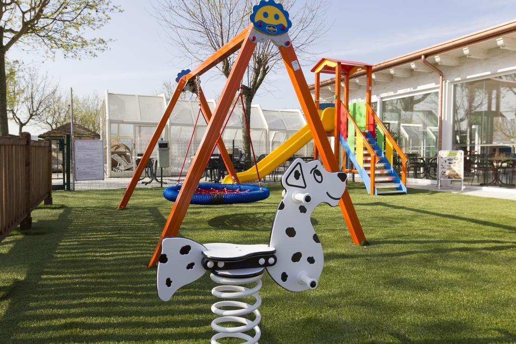 Camping Da Giovanni Peschiera del Garda Bagian luar foto